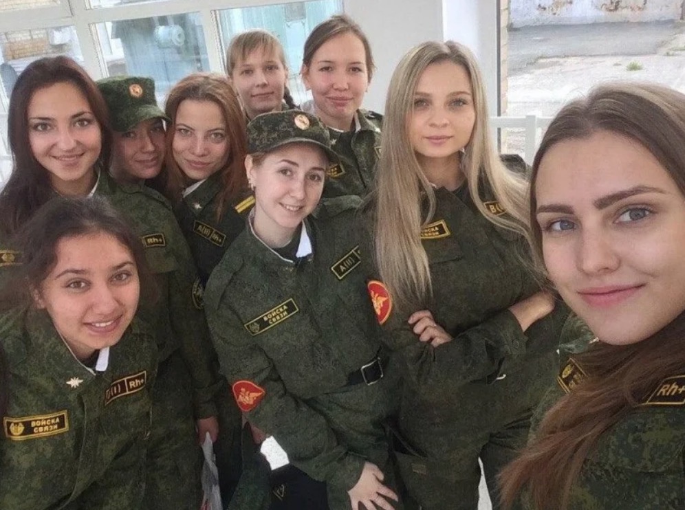 ロシア特殊部隊女性かわいい.　девушка солдат рф