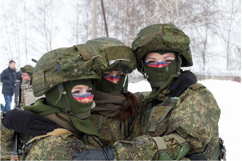 ロシア軍女性兵士　綺麗